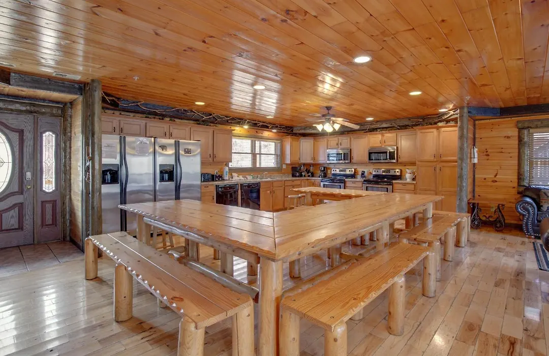 Pine Tree Lodge-1